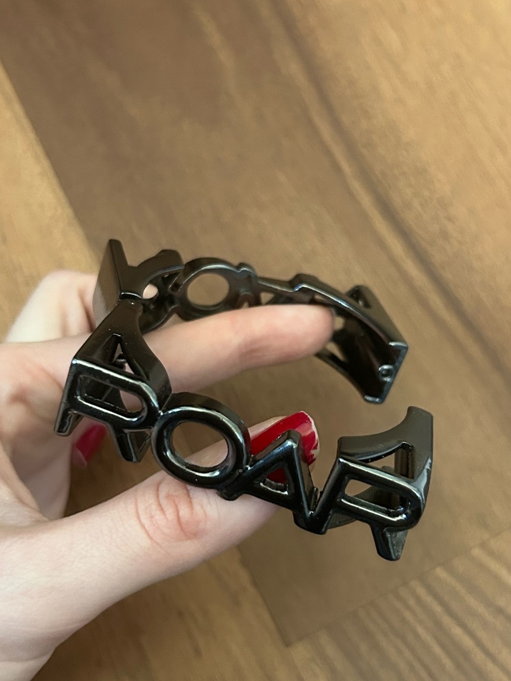 “Roar” Gunmetal Silver Letter Spell Out Chunky Word / Writing Bracelet - Picture 5 of 13